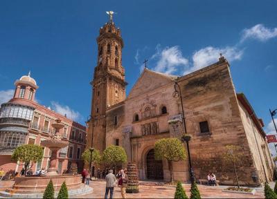 کلیسای جامع مالاگا، بنای 500 ساله اما نیمه کاره اسپانیایی