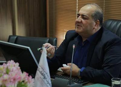 دست آلوده را به چشمانتان نمالید