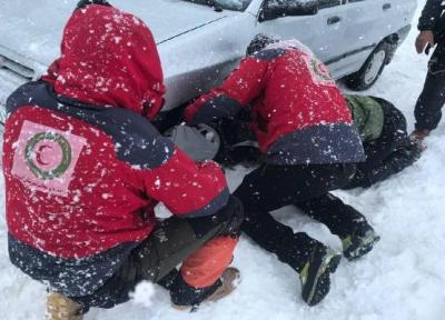 84 مسافر گرفتار در برف و کولاک اشنویه نجات یافتند