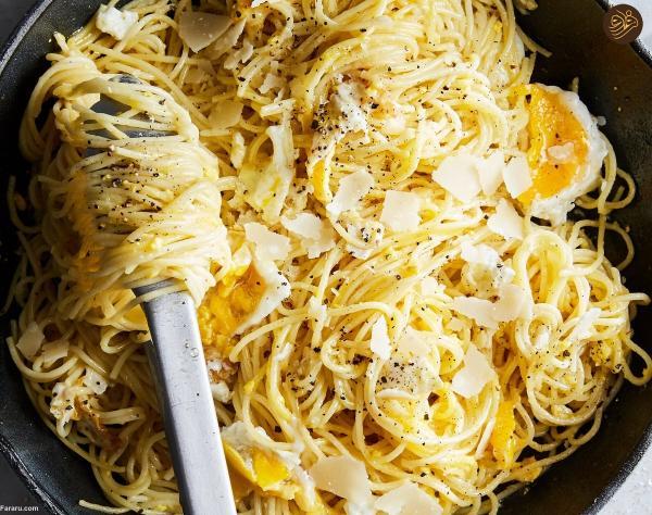 طرز تهیه غذای فوری و لذیذ؛ اسپاگتی با تخم مرغ